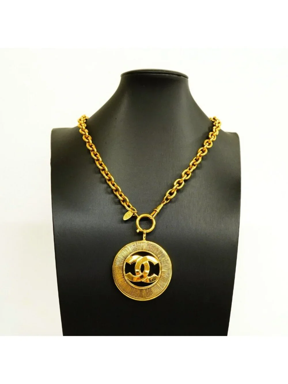 Chanel necklace vintage